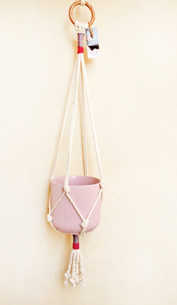 Macrame plant hanger