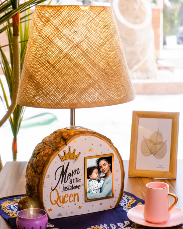 Mom Queen Wooden Lamp