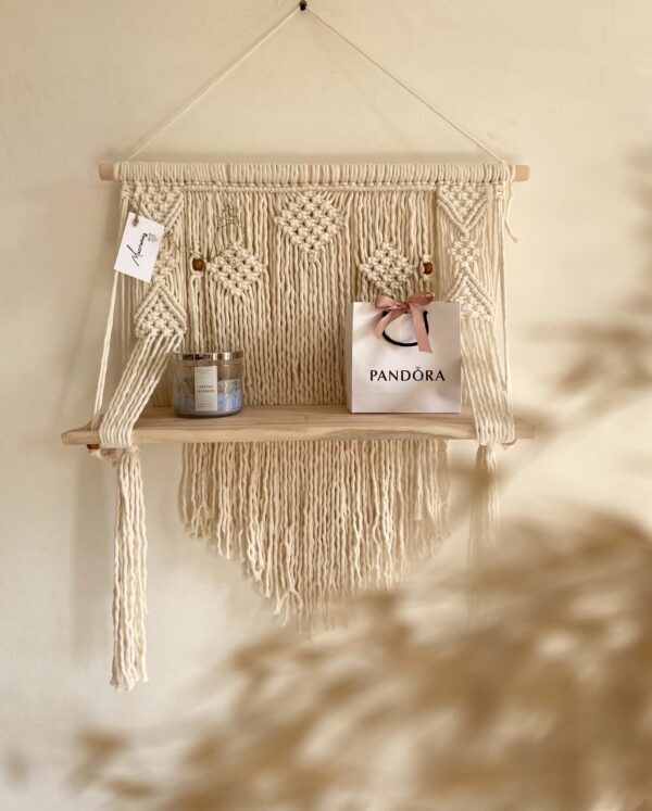 Macrame shelf wallhanging