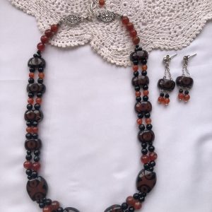 "Vintage Browen Black Agate Tibetan Necklace - Timeless Beauty Handcrafted with Passion.