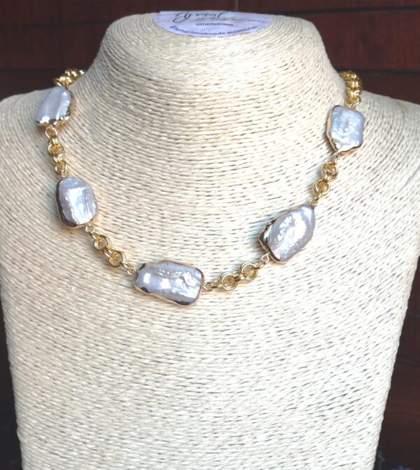 Gold plated necklace with natural pearls