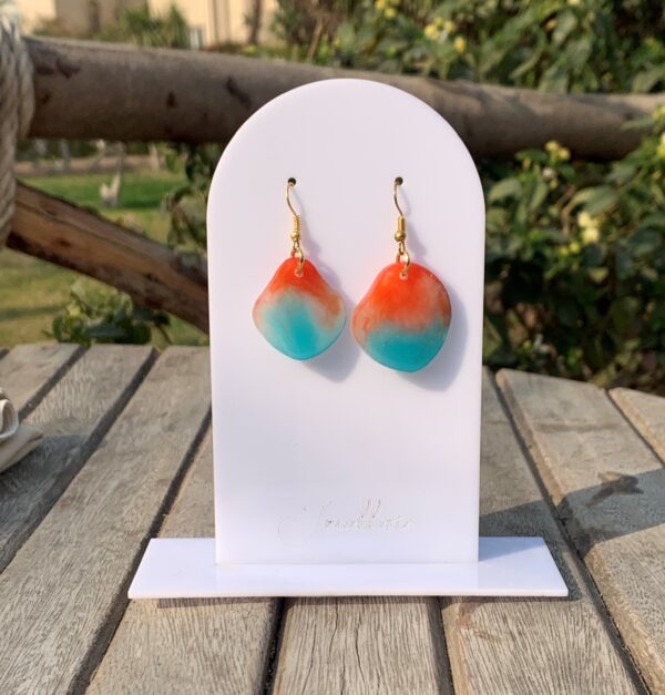 Bended Circle Resin Earrings