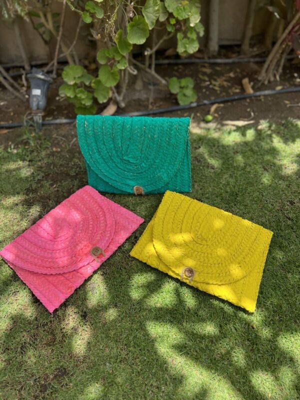 Green straw clutch