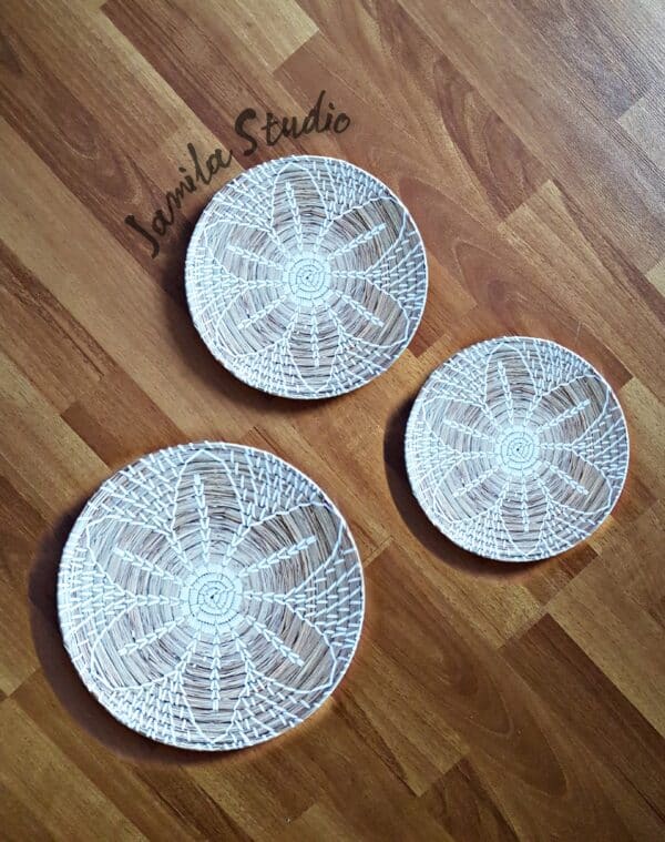 White flower baskets plates