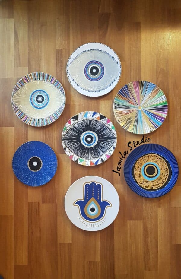 Colorful eyes plates