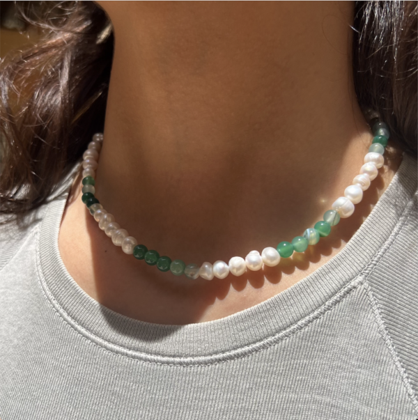 green and pearls beaded necklace