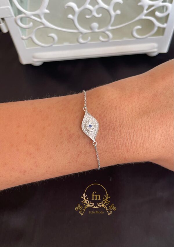 Blue eye silver bracelet